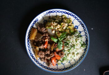 BASIL BEEF BOWL WITH CAULIFLOWER RICE